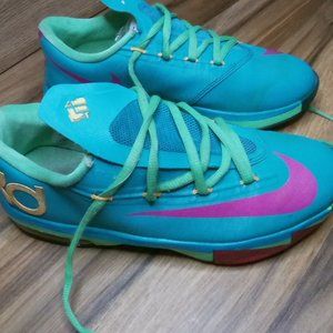 Retired Nike KD 6 GS Hero Collection size 4.5Y